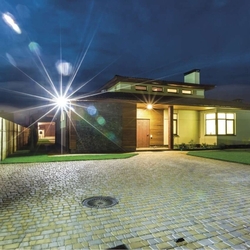 LED reflektor INOVO s pohybovým čidlom, 10W neutrálna biela