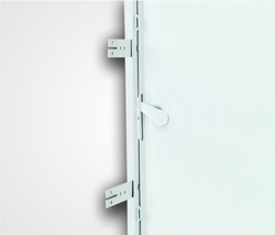 Plechové revízne dvierka so štvorhranným zámkom, systém B1 600×600mm – RAL 9016
