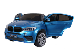 Elektrické autíčko BMW X6 M, 2 miestne, 2x 120 W motor, 12V, elektrická brzda, 2,4 GHz diaľkové ovládanie, otváracie dvere, EVA kolesá, koženkové sedadlo, 2X MOTOR, modré lakované, ORGINAL licencia