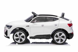 Elektrické autíčko Audi E-tron Sportback 4x4 biele, Koženkové sedadlo, 2,4 GHz diaľkové ovládanie, Eva kolesá, USB/Aux Vstup, Bluetooth, Odpruženie, 12V/7Ah batéria, LED Svetlá, Mäkké EVA kolesá, 4 X 25W motor, ORIGINÁL licencia