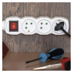 Predlžovací kábel 7 m / 3 zásuvky / s vypínačom / biely / PVC / 1,5 mm2