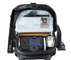 Taška Lowepro Nova 170 AW II black