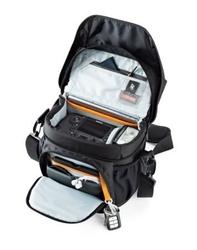 Taška Lowepro Nova 170 AW II black