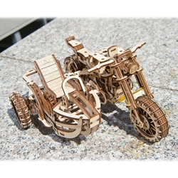 Hračka Ugears 3D drevené mechanické puzzle UGR-10 Motorka (scrambler) s vozíkom