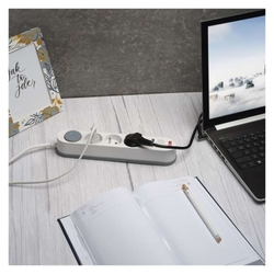 Predlžovací kábel 2 m / 3 zásuvky / s vypínačom / biely / 1×USB-A + 1×USB-C / 1,5 mm2