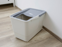 Mačacia toaleta s naberačkou KERBL 80990 BUXO, 56x39x38, 5cm, šedomodrá