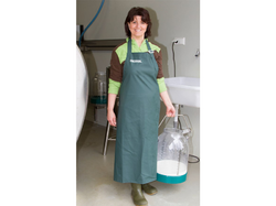 Vodeodolná zástera na dojenie KERBL 15615 PREMIUM APRON, 140X124cm, zelená
