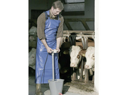 Zástěra na dojení a mytí KERBL 15153 PROFI APRON, 125x125cm, modrá