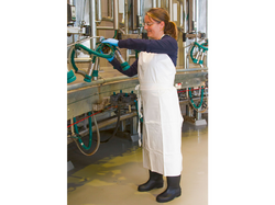 Zástera na dojenie a umývanie KERBL 15150 PROFI APRON, 125x100cm, biela