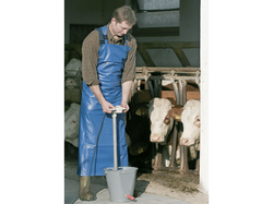 Zástera na dojenie a umývanie KERBL 15151 PROFI APRON, 125x100cm, modrá