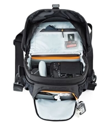 Taška Lowepro Nova 160 AW II black