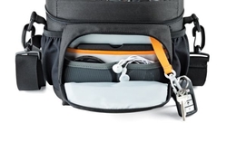 Taška Lowepro Nova 160 AW II black