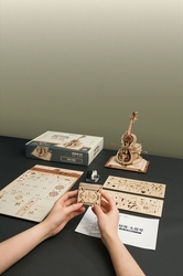 Hračka Robotime drevené mechanické puzzle Kúzelné violoncello (elektrický pohon)