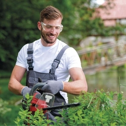 Predlžovací kábel 20 m / 1 zásuvka / oranžový / PVC / 230 V / 1,5 mm2