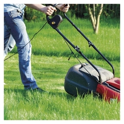 Predlžovací kábel 30 m / 1 zásuvka / oranžový / PVC / 230 V / 1,5 mm2