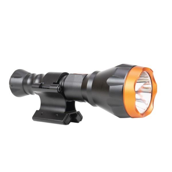 Balíček LED bateriek PNI Adventure F550 Crystal, 10W a magnetický montážny držiak PNI FLM33